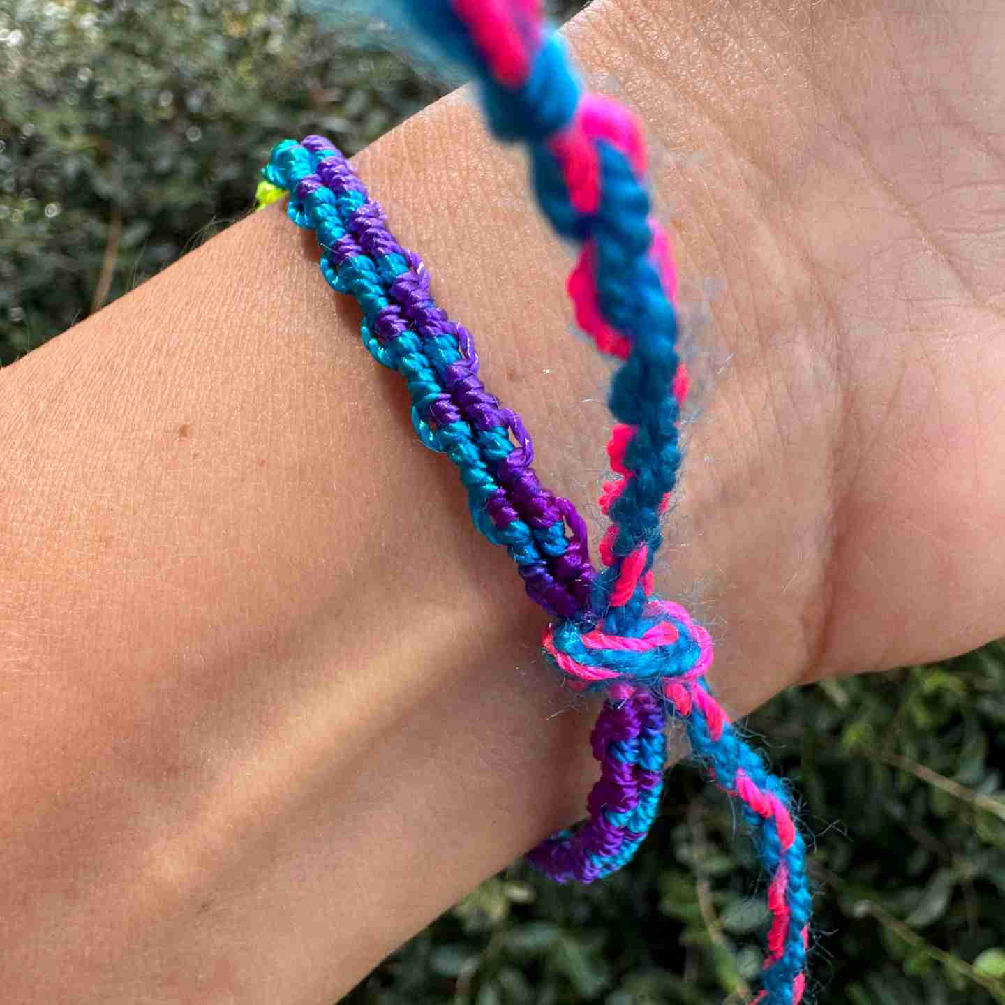 Colorful Shell Bracelets Handmade Adjustable Boho Jewelry with Cowrie Shells