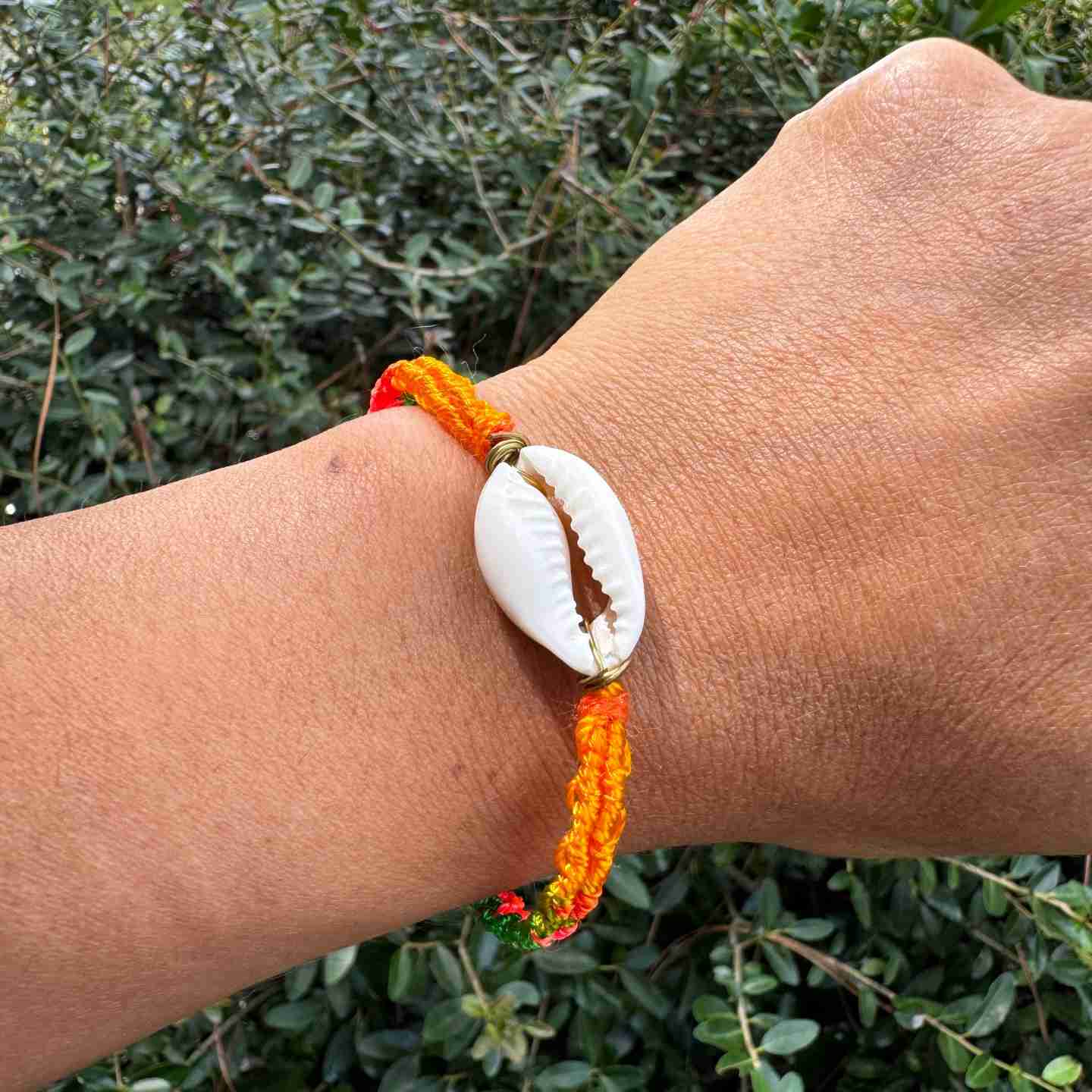 Colorful Shell Bracelets Handmade Adjustable Boho Jewelry with Cowrie Shells