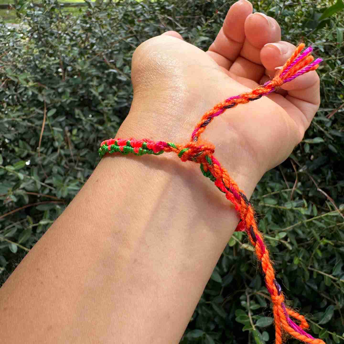 Colorful Shell Bracelets Handmade Adjustable Boho Jewelry with Cowrie Shells