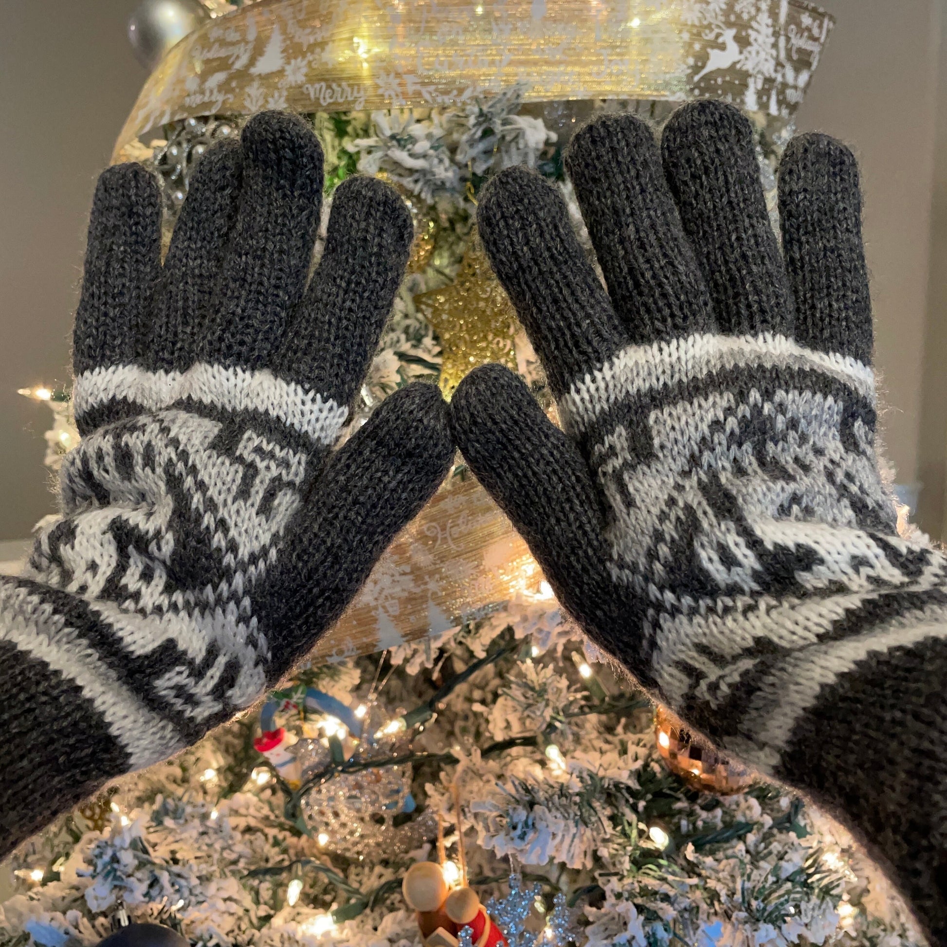 Reversible Soft Warm Knit Winter Gloves Size SM Neutral