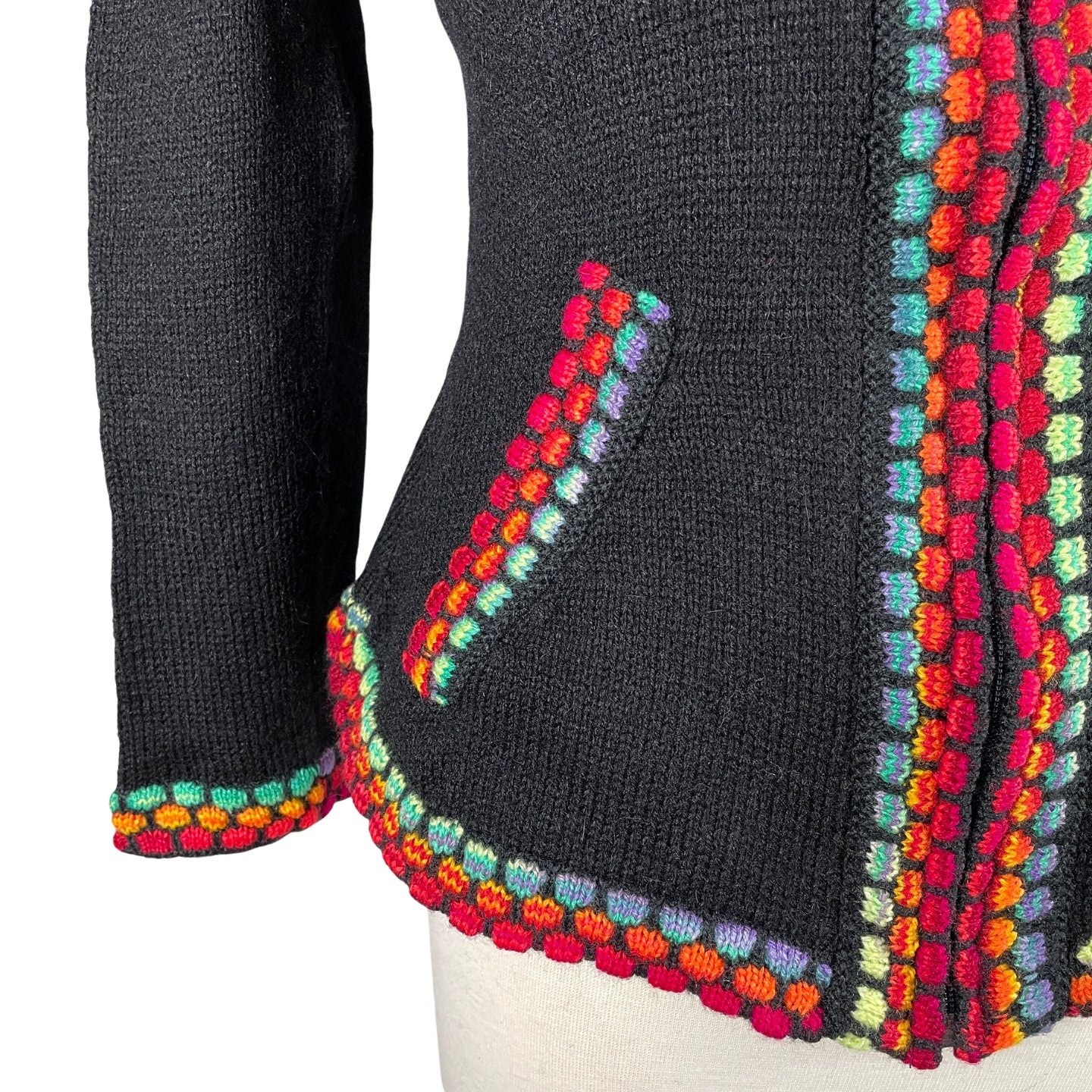 Soft Hooded Alpaca Sweater | Black Colorful