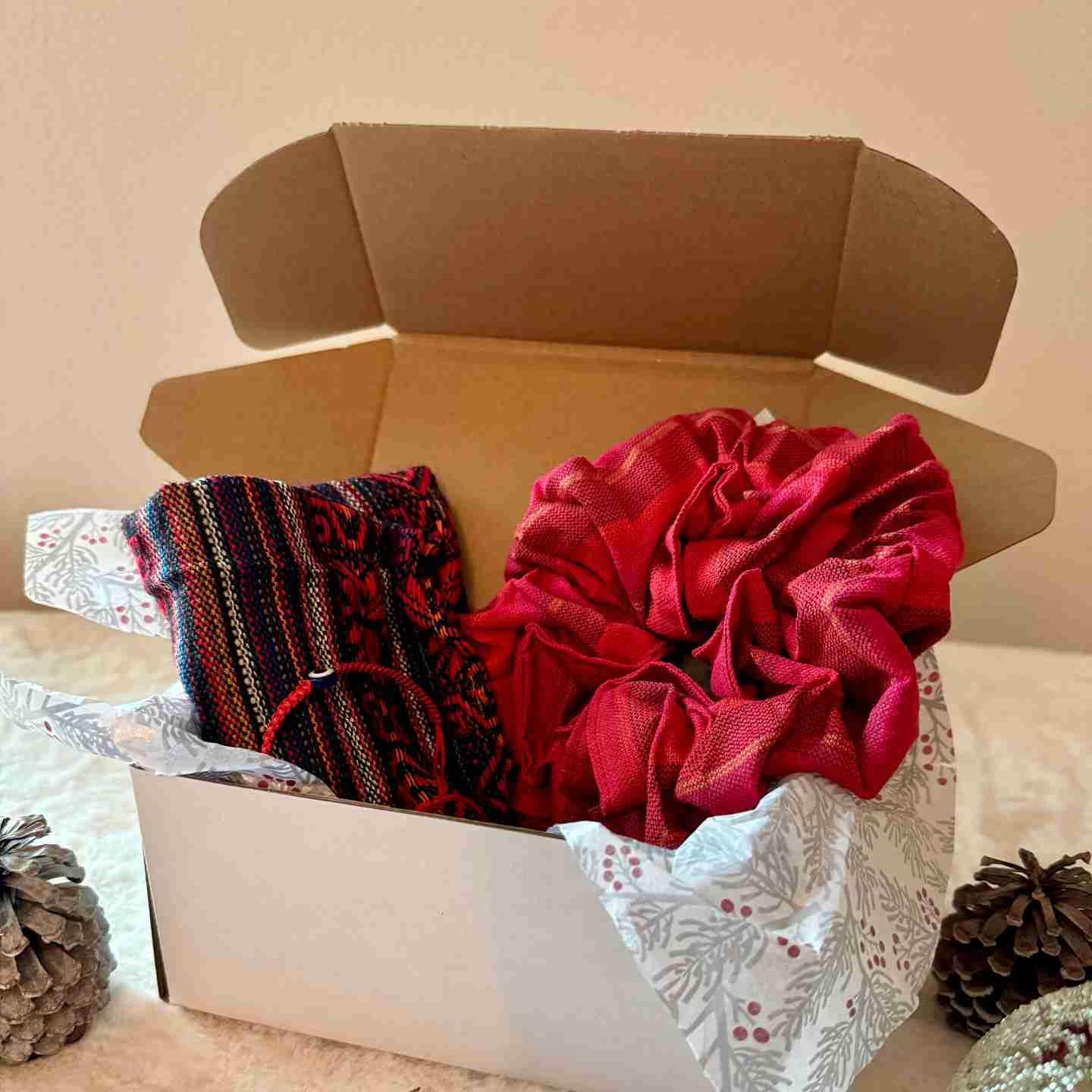 Mini Bundle Glow Up – Handcrafted Cozy Gift Box